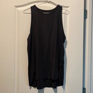 Black fitness tank